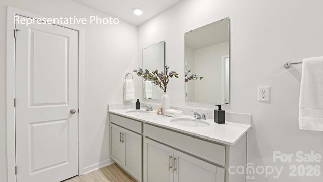 676 13th Avenue Drive NE, Hickory, NC 28601