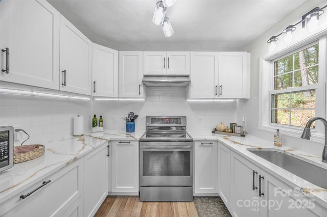 86 Sharon Valley Drive, Hickory, NC 28601
