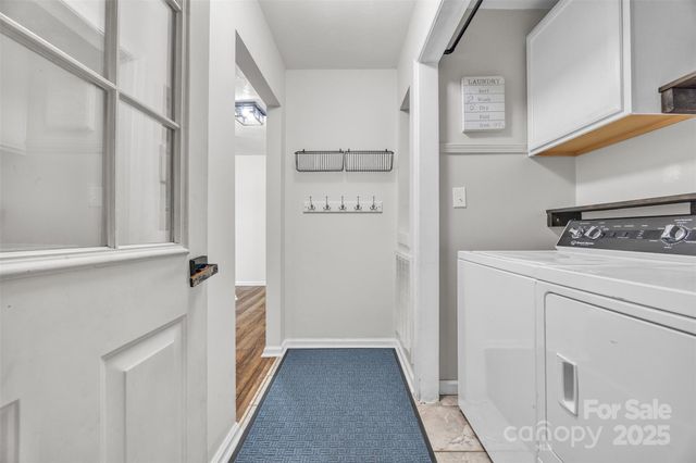 86 Sharon Valley Drive, Hickory, NC 28601