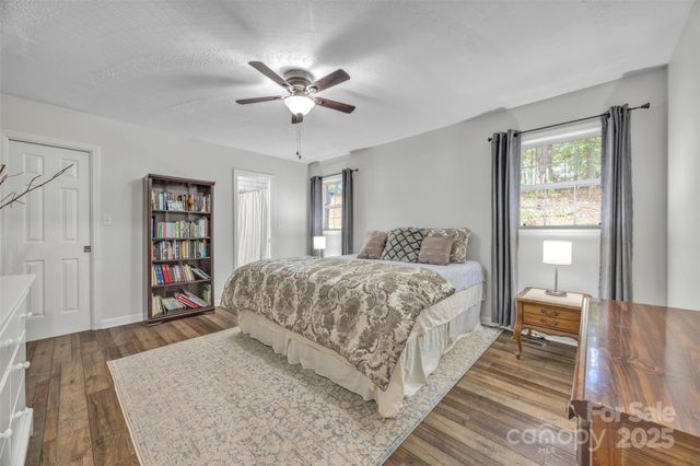 86 Sharon Valley Drive, Hickory, NC 28601