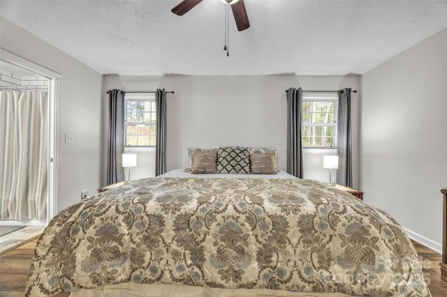 86 Sharon Valley Drive, Hickory, NC 28601