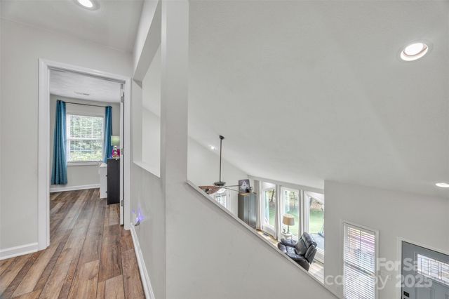 86 Sharon Valley Drive, Hickory, NC 28601