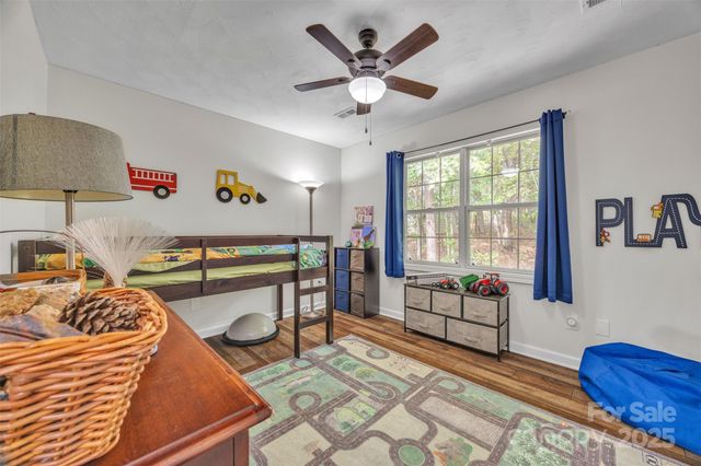 86 Sharon Valley Drive, Hickory, NC 28601