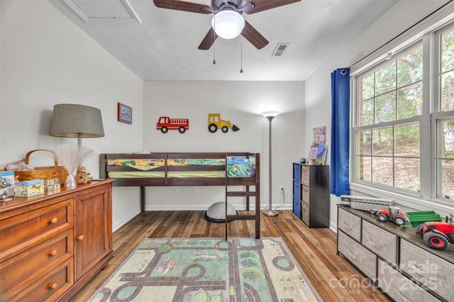 86 Sharon Valley Drive, Hickory, NC 28601