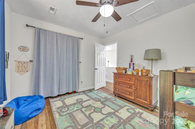 86 Sharon Valley Drive, Hickory, NC 28601