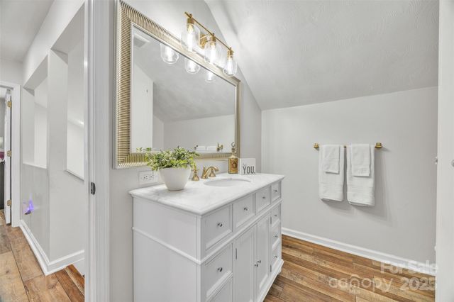 86 Sharon Valley Drive, Hickory, NC 28601