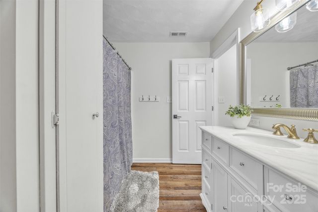 86 Sharon Valley Drive, Hickory, NC 28601