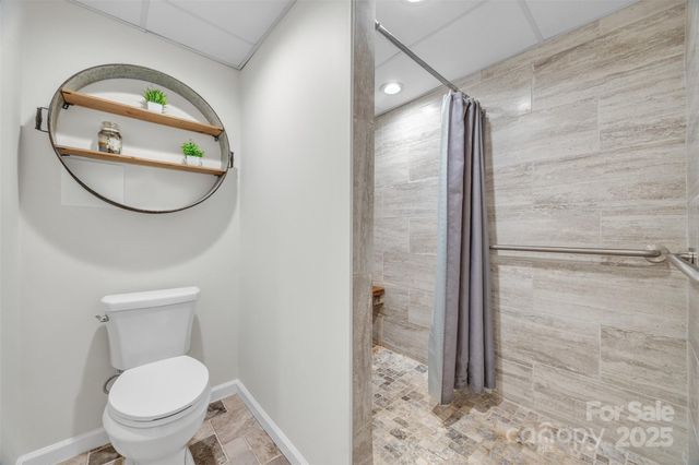 86 Sharon Valley Drive, Hickory, NC 28601