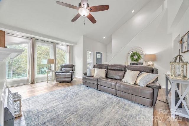 86 Sharon Valley Drive, Hickory, NC 28601