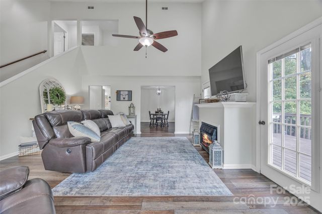 86 Sharon Valley Drive, Hickory, NC 28601