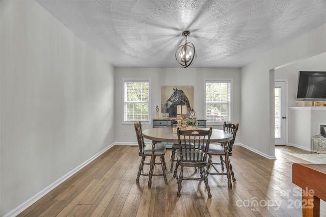 86 Sharon Valley Drive, Hickory, NC 28601