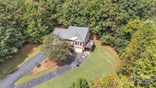 86 Sharon Valley Drive, Hickory, NC 28601