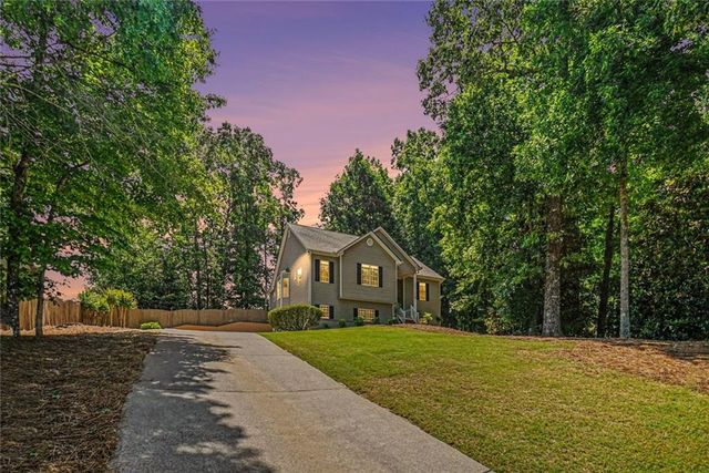 902 Cobblestone Trail, Canton, GA 30114