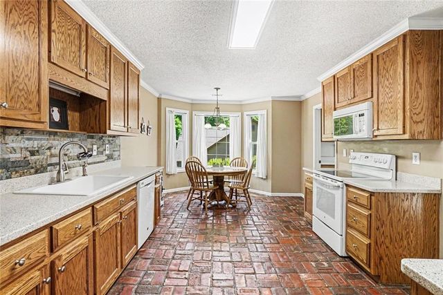 902 Cobblestone Trail, Canton, GA 30114