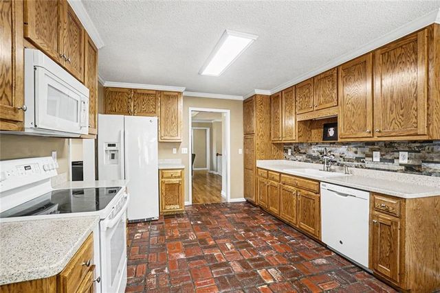 902 Cobblestone Trail, Canton, GA 30114