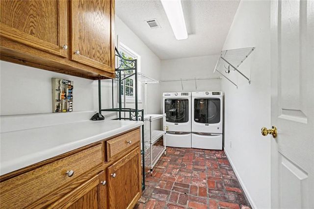 902 Cobblestone Trail, Canton, GA 30114