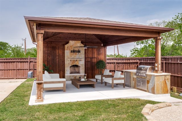 4020 Caldwell Avenue, The Colony, TX 75056