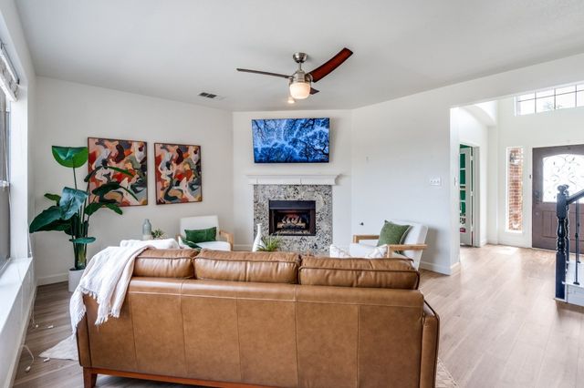 4020 Caldwell Avenue, The Colony, TX 75056