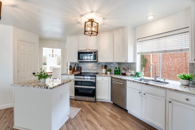 4020 Caldwell Avenue, The Colony, TX 75056