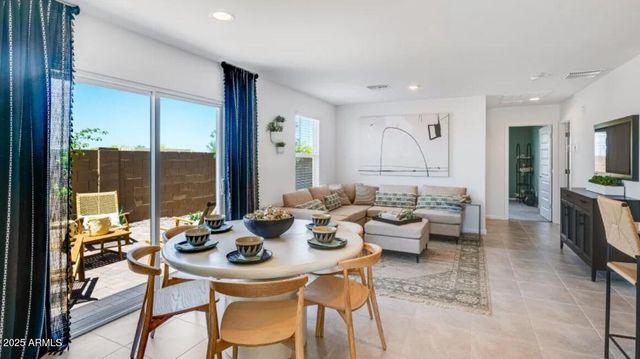 25013 N 174TH Lane, Surprise, AZ 85387