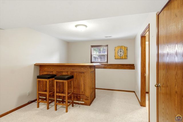 2837 SW Herefordshire RD, Topeka, KS 66614