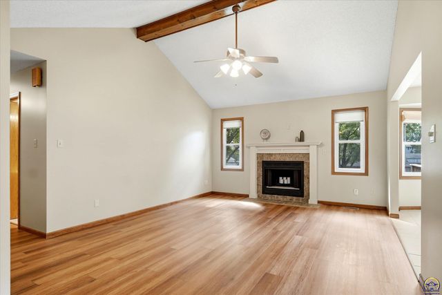 2837 SW Herefordshire RD, Topeka, KS 66614