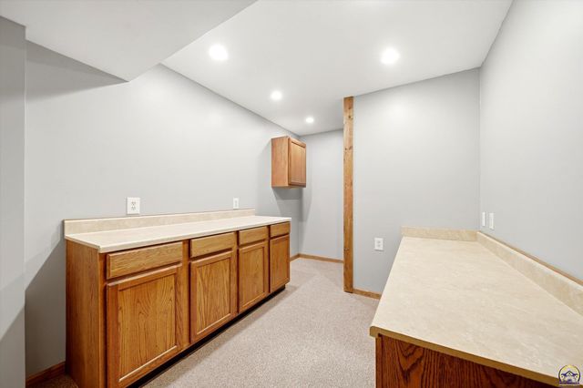 2837 SW Herefordshire RD, Topeka, KS 66614