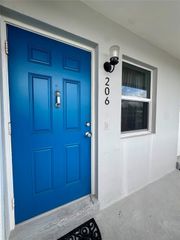 2801 NE 33rd Ct 206, Fort Lauderdale, FL 33306