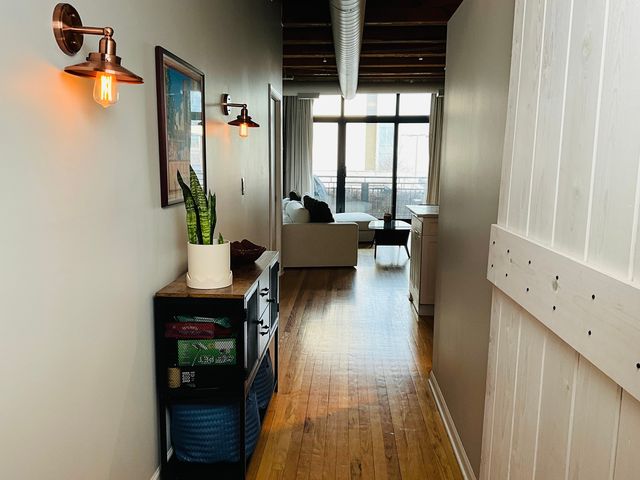 520 W Huron Street 208, Chicago, IL 60654