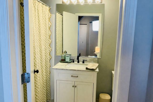 520 W Huron Street 208, Chicago, IL 60654