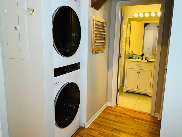 520 W Huron Street 208, Chicago, IL 60654