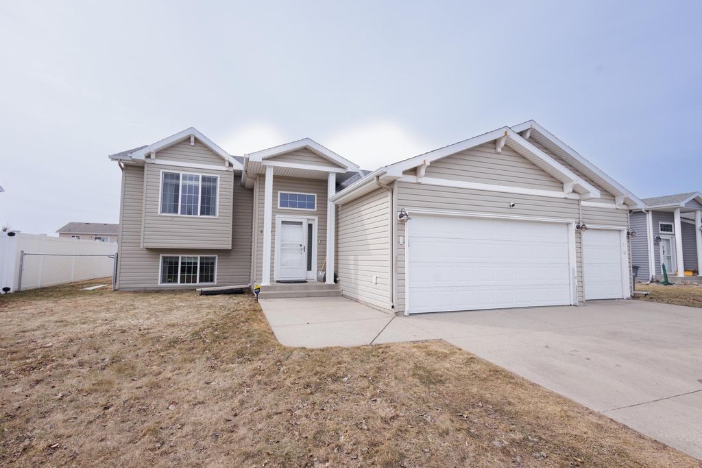 4241 17th Street S, Moorhead, MN 56560