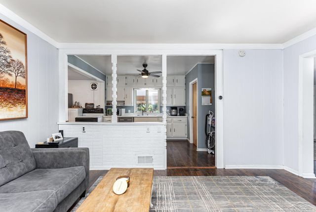 812 E Grove Street, Midland, MI 48640