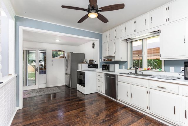 812 E Grove Street, Midland, MI 48640