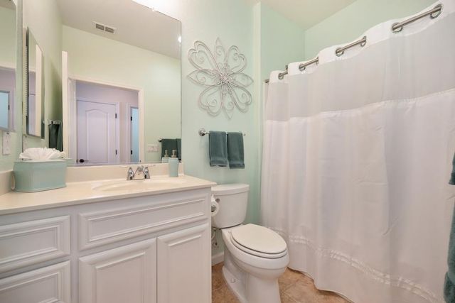 1097 Marseille Ln, Roseville, CA 95747