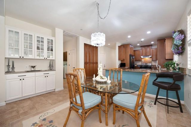 1097 Marseille Ln, Roseville, CA 95747