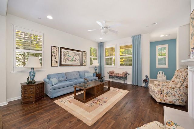 1097 Marseille Ln, Roseville, CA 95747