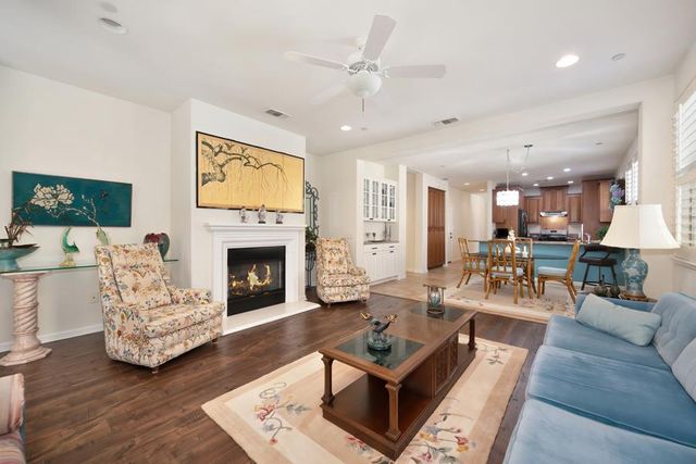 1097 Marseille Ln, Roseville, CA 95747