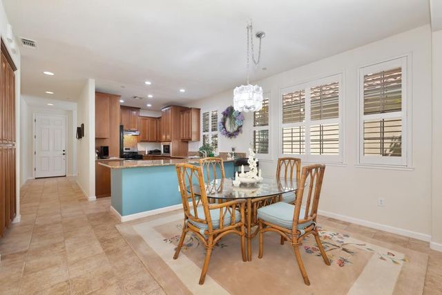 1097 Marseille Ln, Roseville, CA 95747