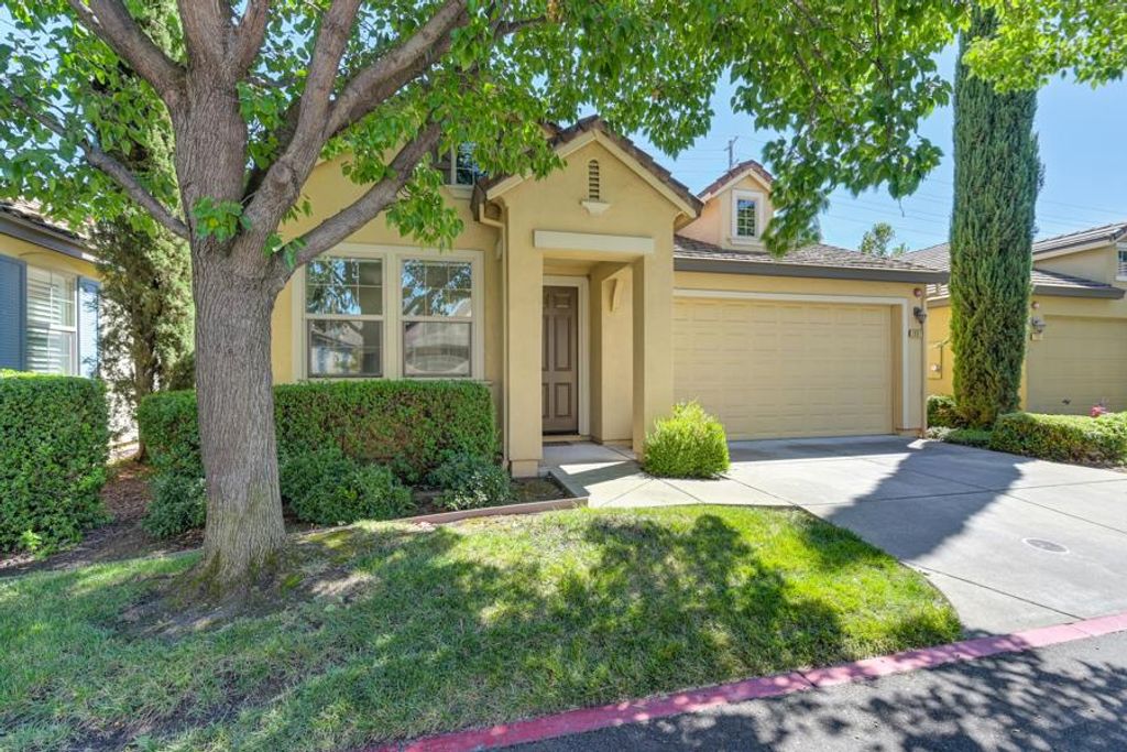 1097 Marseille Ln, Roseville, CA 95747