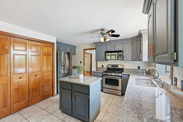 15 Sibley Rd, Ashburnham, MA 01430