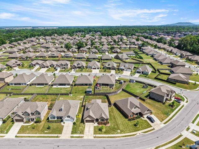 204 Dustin Lane NW, Madison, AL 35757