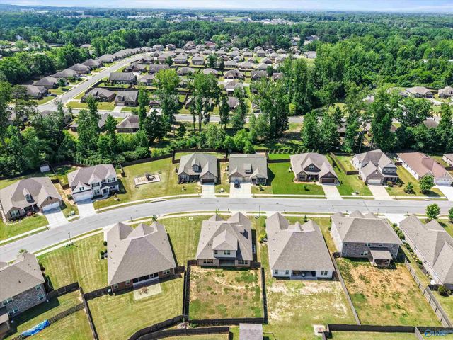 204 Dustin Lane NW, Madison, AL 35757