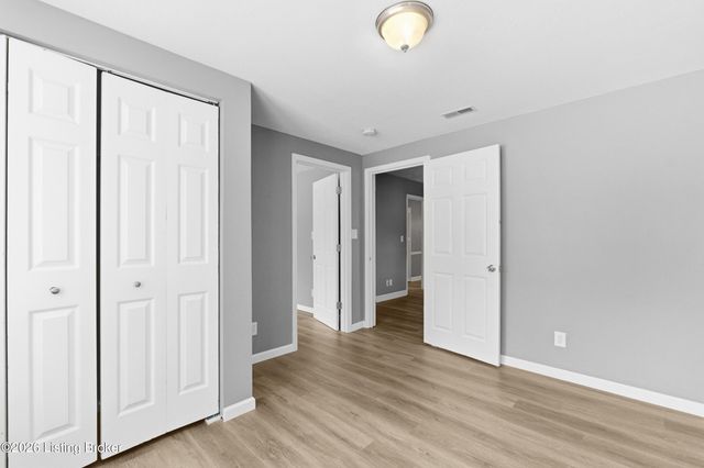 6108 Potts Ln, Crestwood, KY 40014