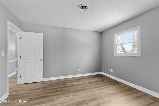 6108 Potts Ln, Crestwood, KY 40014