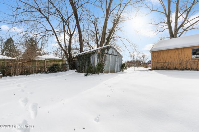 6108 Potts Ln, Crestwood, KY 40014