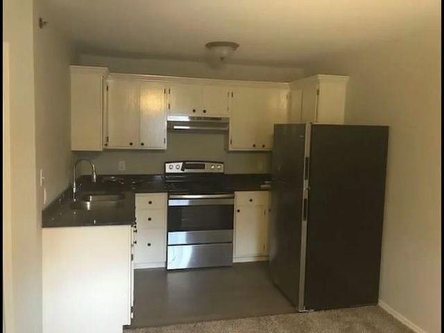 944 N Storer Avenue 11, Fayetteville, AR 72701