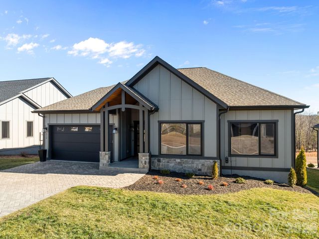 312 Avery Trail Drive, Arden, NC 28704