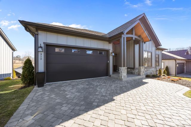 312 Avery Trail Drive, Arden, NC 28704