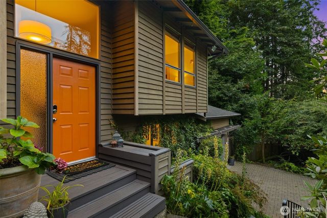21803 NE 17th Court, Sammamish, WA 98074
